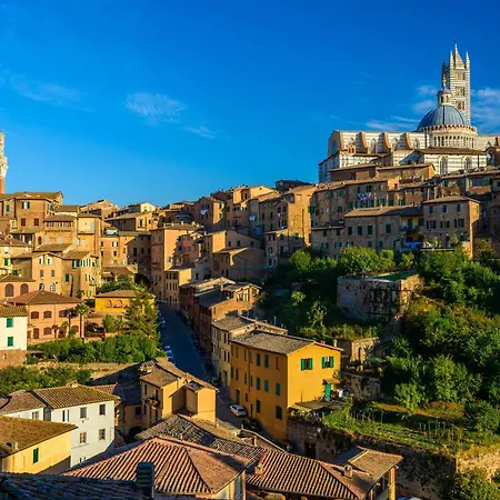 Penthouse In Siena's Heart With Elevator & Parking Apartamento Siena