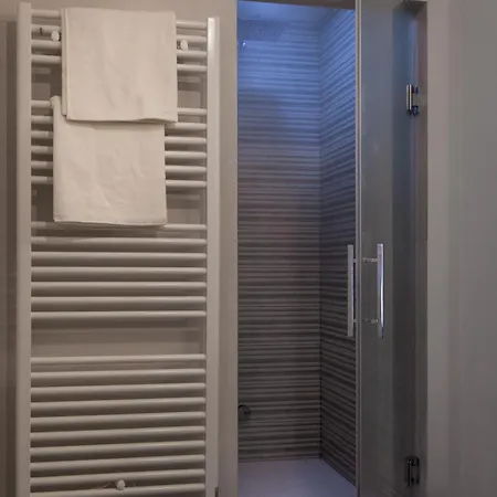 Penthouse In Siena's Heart With Elevator & Parking * Сиена
